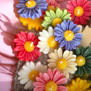 Daisy Flower Floating Candle – Handmade Soy Wax, Romantic Floral Decor | 4 Pcs image