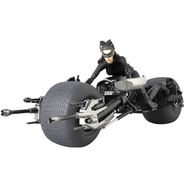 Diecast 1:64 Batman Dark Knight Rises CATWOMAN Motorcycle with Figure image