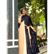 Shilpaholic Black And Cream Karchupi Abaya image