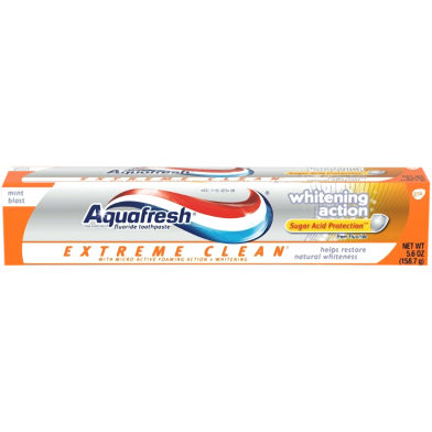 Aquafresh Extreme Clean Whitening Action Fluoride Toothpaste 158.7 gm image