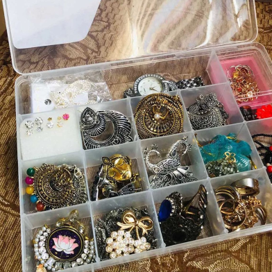 Jewelry Storage Box 15 Compartment Ornaments Plastic Storage Box Case for Bead Rings Jewelry Display Organizer image