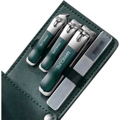 Nail Clippers With A Portable Protective Cover image
