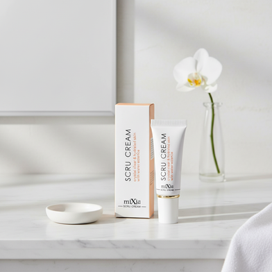 Scru Cream Lips Scrub-Dark Sport Remover - Lip Balm Slide 3